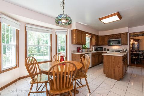 2221 Crabtree Ln, Algonquin, IL 60102 photo 3