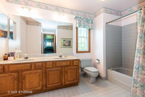 2221 Crabtree Ln, Algonquin, IL 60102 photo 8