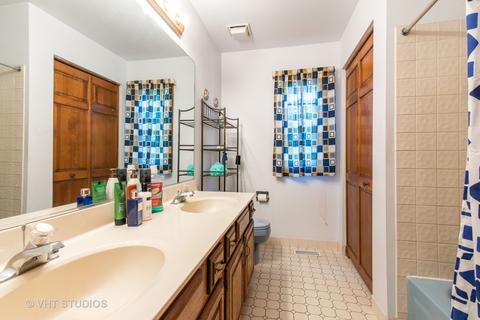 2221 Crabtree Ln, Algonquin, IL 60102 photo 13