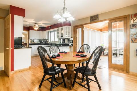 1136 N 8th Ave, Addison, IL 60101 photo 10