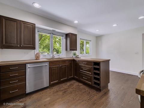 2108 Paddock Ln, Wheaton, IL 60187 photo 6