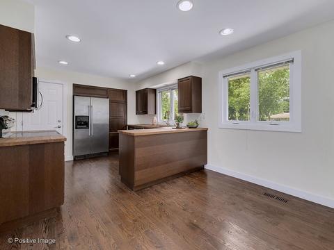 2108 Paddock Ln, Wheaton, IL 60187 photo 5