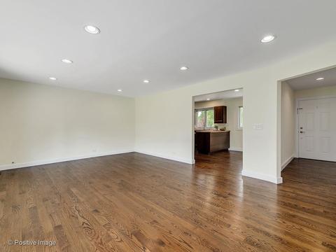 2108 Paddock Ln, Wheaton, IL 60187 photo 3