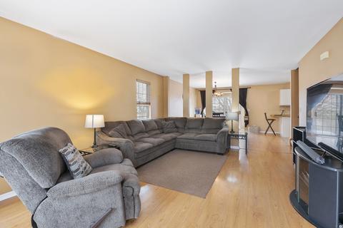 5757 Lake Pointe Dr, Plainfield, IL 60586 photo 3