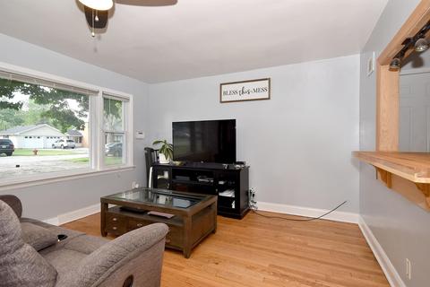 1208 Sundown Dr, Aurora, IL 60506 photo 3