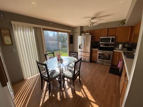 676 Glen Ivy Dr, Elgin, IL 60120 photo 4