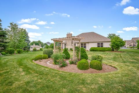 3681 Lakeview Dr, Algonquin, IL 60102 photo 2