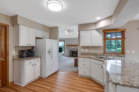 3681 Lakeview Dr, Algonquin, IL 60102 photo 13