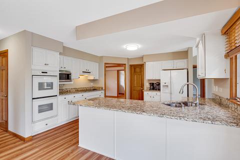 3681 Lakeview Dr, Algonquin, IL 60102 photo 9