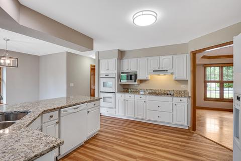 3681 Lakeview Dr, Algonquin, IL 60102 photo 10