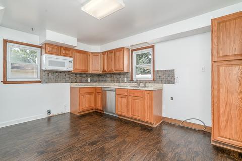 205 W Taylor St, Dwight, IL 60420 photo 4