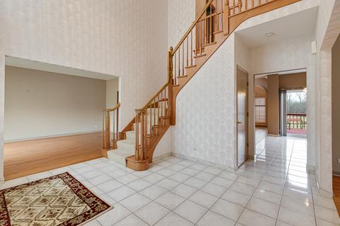 830 Kylemore Dr, Des Plaines, IL 60016 photo 2