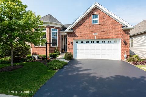 3881 Kingsmill Dr, Elgin, IL 60124 photo 2
