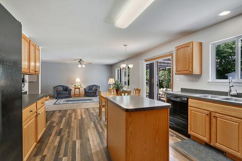 313 Keller St, Plano, IL 60545 photo 5