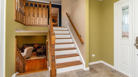 2040 Shepard Rd, Hoffman Estates, IL 60169 photo 2