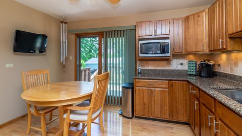 2040 Shepard Rd, Hoffman Estates, IL 60169 photo 12