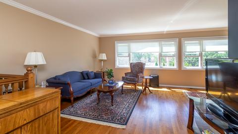 2040 Shepard Rd, Hoffman Estates, IL 60169 photo 4
