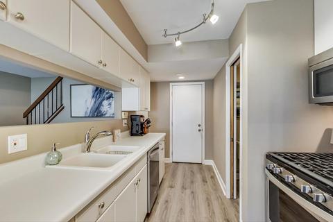 1668 Valley Forge Ct #59, Wheaton, IL 60189 photo 11