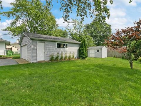 2411 Deerpath Dr, Lindenhurst, IL 60046 photo 4