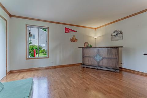 811 Heather Ln, Bartlett, IL 60103 photo 11