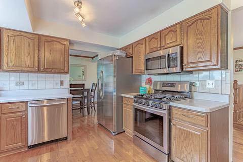 811 Heather Ln, Bartlett, IL 60103 photo 7