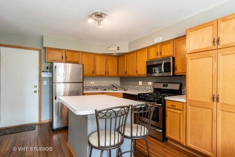 2461 Dickens Dr, Aurora, IL 60503 photo 5