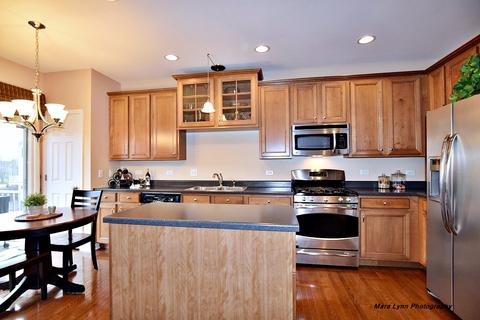 222 Comstock Dr, Elgin, IL 60124 photo 9