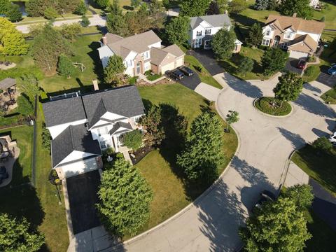 4 Hithergreen Ct, Algonquin, IL 60102 photo 2