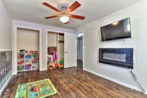 704 Castleton Dr, Champaign, IL 61821 photo 36