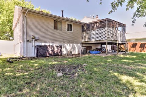 704 Castleton Dr, Champaign, IL 61821 photo 8