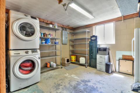 704 Castleton Dr, Champaign, IL 61821 photo 34