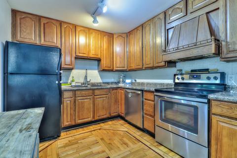704 Castleton Dr, Champaign, IL 61821 photo 17
