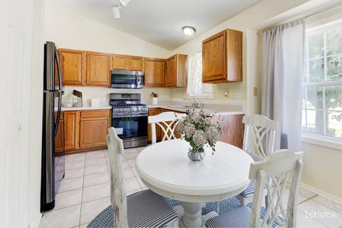 4509 W Riverside Dr, Plainfield, IL 60586 photo 5