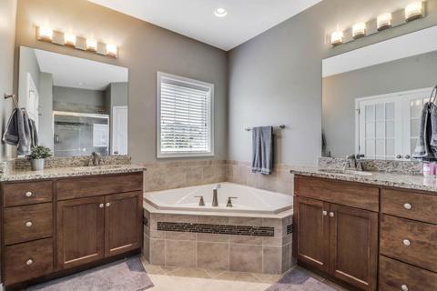 105 Dode Dr, Downs, IL 61736 photo 26