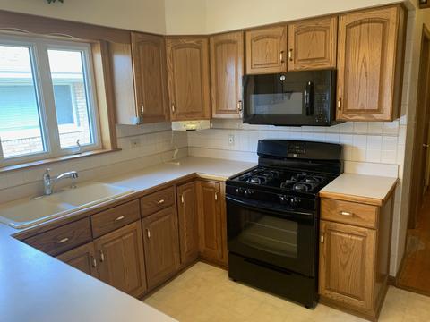 2253 Elizabeth Dr, Broadview, IL 60155 photo 9