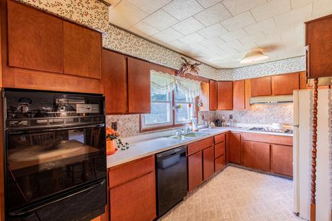 410 E Main St, Buda, IL 61314 photo 5