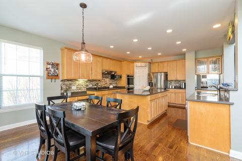 1748 Constitution Dr, Glenview, IL 60026 photo 7