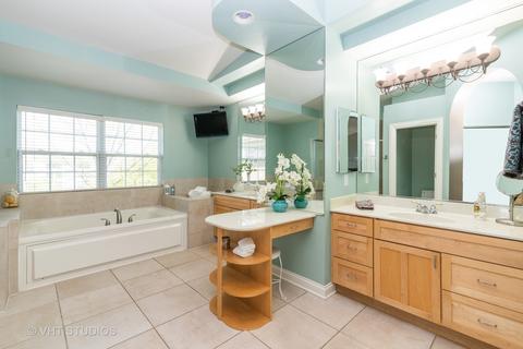 1748 Constitution Dr, Glenview, IL 60026 photo 16
