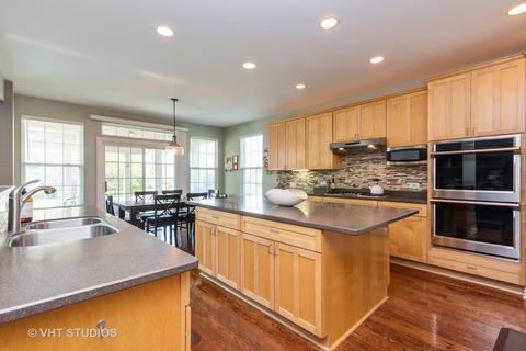 1748 Constitution Dr, Glenview, IL 60026 photo 6