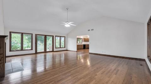 1015 E Thomas Rd, Wheaton, IL 60187 photo 8