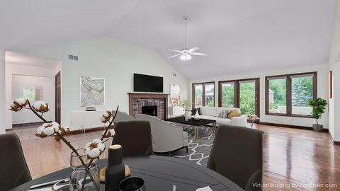 1015 E Thomas Rd, Wheaton, IL 60187 photo 5