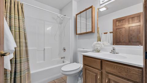 1015 E Thomas Rd, Wheaton, IL 60187 photo 22