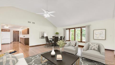 1015 E Thomas Rd, Wheaton, IL 60187 photo 4