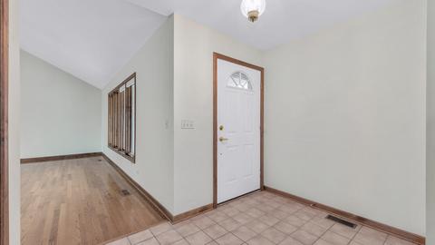 1015 E Thomas Rd, Wheaton, IL 60187 photo 3