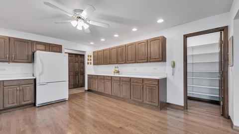 1015 E Thomas Rd, Wheaton, IL 60187 photo 16