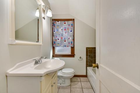 675 E Chicago St, Elgin, IL 60120 photo 14