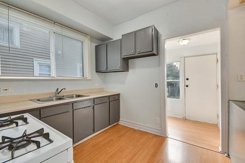 675 E Chicago St, Elgin, IL 60120 photo 7
