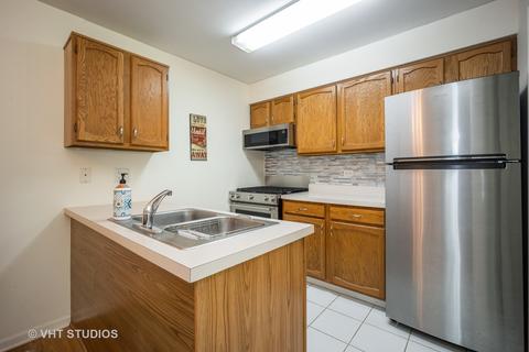 1313 Longacre Ln, Wheeling, IL 60090 photo 6
