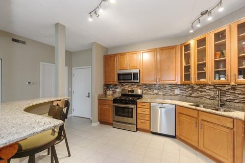 660 Prestwick Ln #404, Wheeling, IL 60090 photo 5