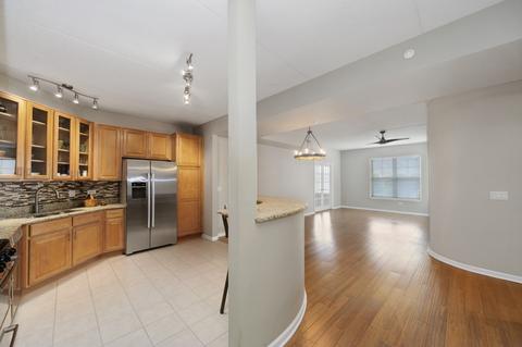 660 Prestwick Ln #404, Wheeling, IL 60090 photo 2